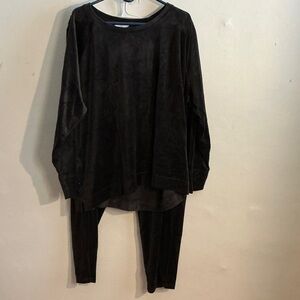 Black Velvet Lounge Set